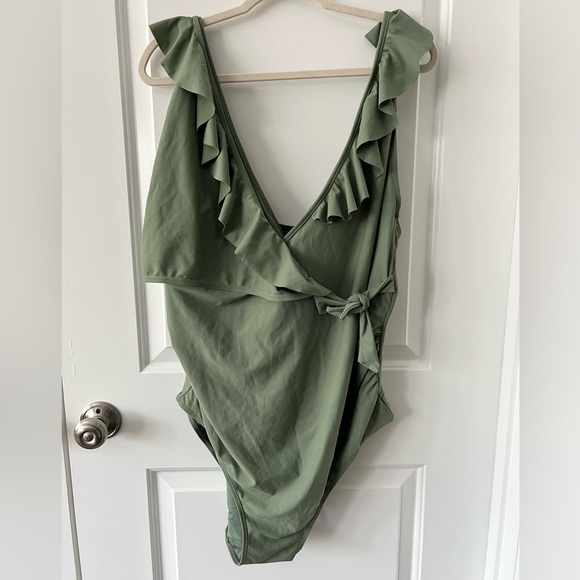 Kindred Bravely Ruffle Wrap Maternity & Nursing One Piece Swimsuit | XXL-Busty - Picture 6 of 10
